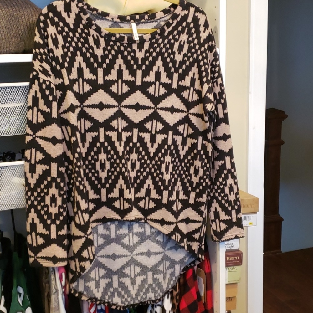 High low hem Aztec dress shirt